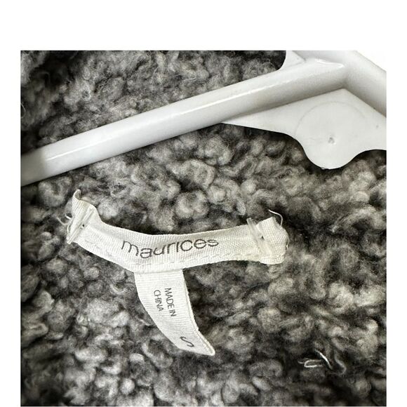 Maurice’s red black reversible plaid grey sherpa vest size small - Picture 6 of 7